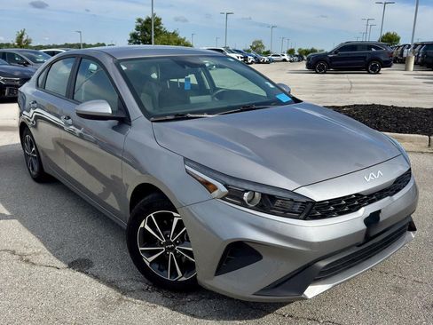Used 2023 Kia Forte LXS FWD image 7