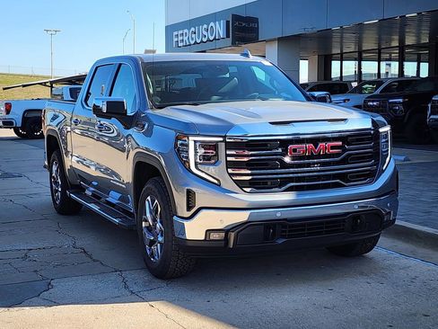 New 2026 GMC Sierra 1500 SLT w/ SLT Premium Plus Package AWD/4WD image 2
