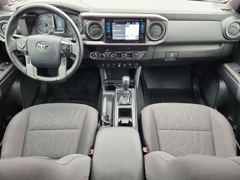 Used 2019 Toyota Tacoma TRD Off-Road image 14