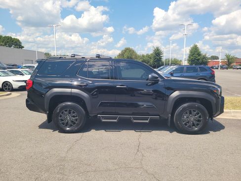 Used 2025 Toyota 4Runner SR5 AWD/4WD image 2