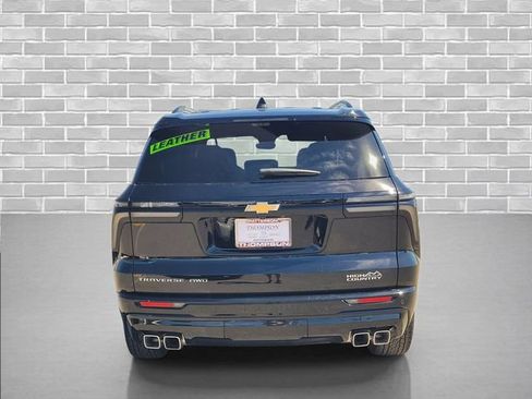 Certified 2026 Chevrolet Traverse High Country w/ LPO, Floor Liner Package AWD/4WD image 7