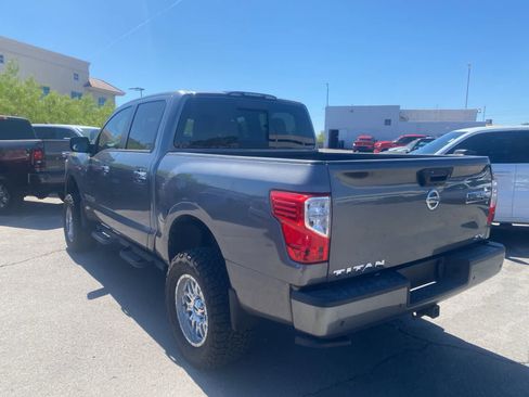 Used 2021 Nissan Titan SV w/ Accessory Utility Package image 8