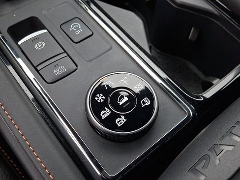 Used 2025 Nissan Pathfinder Rock Creek image 22