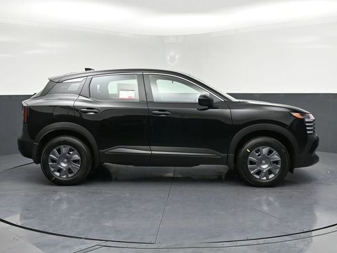 New 2026 Nissan Kicks S image 25