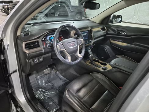 Used 2019 GMC Acadia Denali w/ Technology Package AWD/4WD image 11