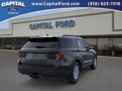 New 2026 Ford Explorer Active RWD image 8