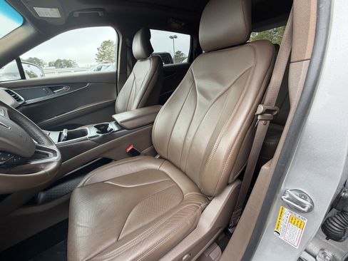 Used 2016 Lincoln MKX Reserve w/ Technology Package image 16