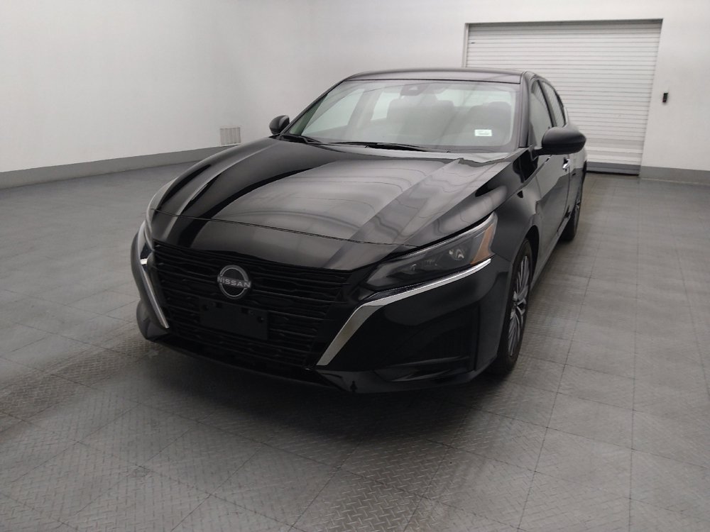 Used 2025 Nissan Altima 2.5 SV FWD image 15