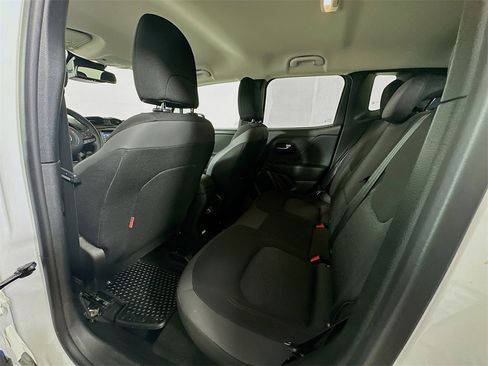 Used 2022 Jeep Renegade Trailhawk image 4