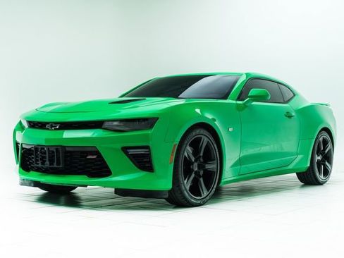 Used 2017 Chevrolet Camaro SS image 8