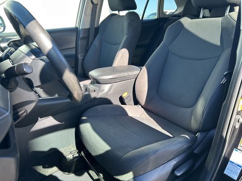 Used 2021 Toyota RAV4 LE image 15