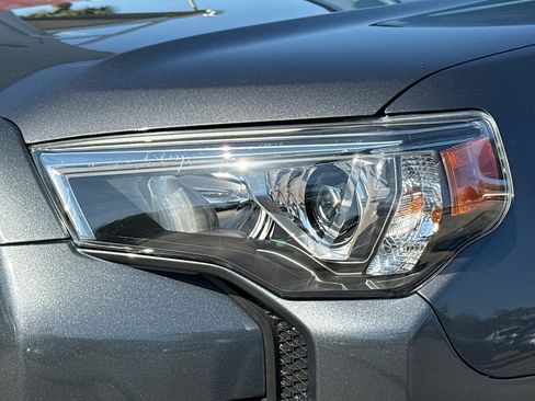 Used 2023 Toyota 4Runner SR5 Premium w/ Moonroof Package RWD image 9