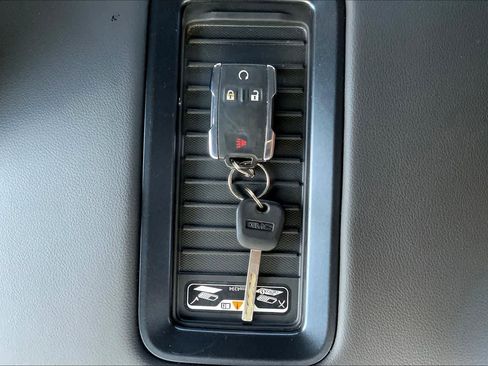 Used 2018 GMC Sierra 1500 SLT w/ Enhanced Driver Alert Package RWD image 11