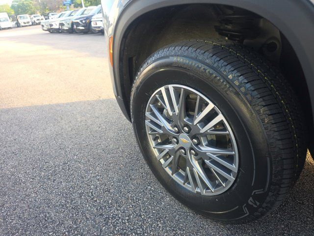 Used 2026 Chevrolet Traverse LT AWD/4WD image 12