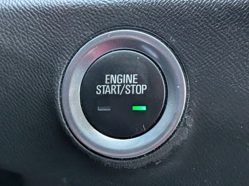 Used 2024 GMC Terrain SLE FWD image 25