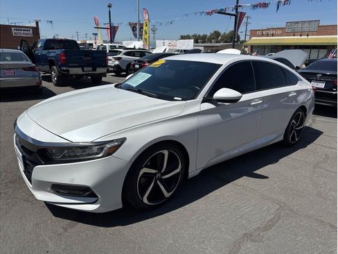 Used 2018 Honda Accord Sport image 5