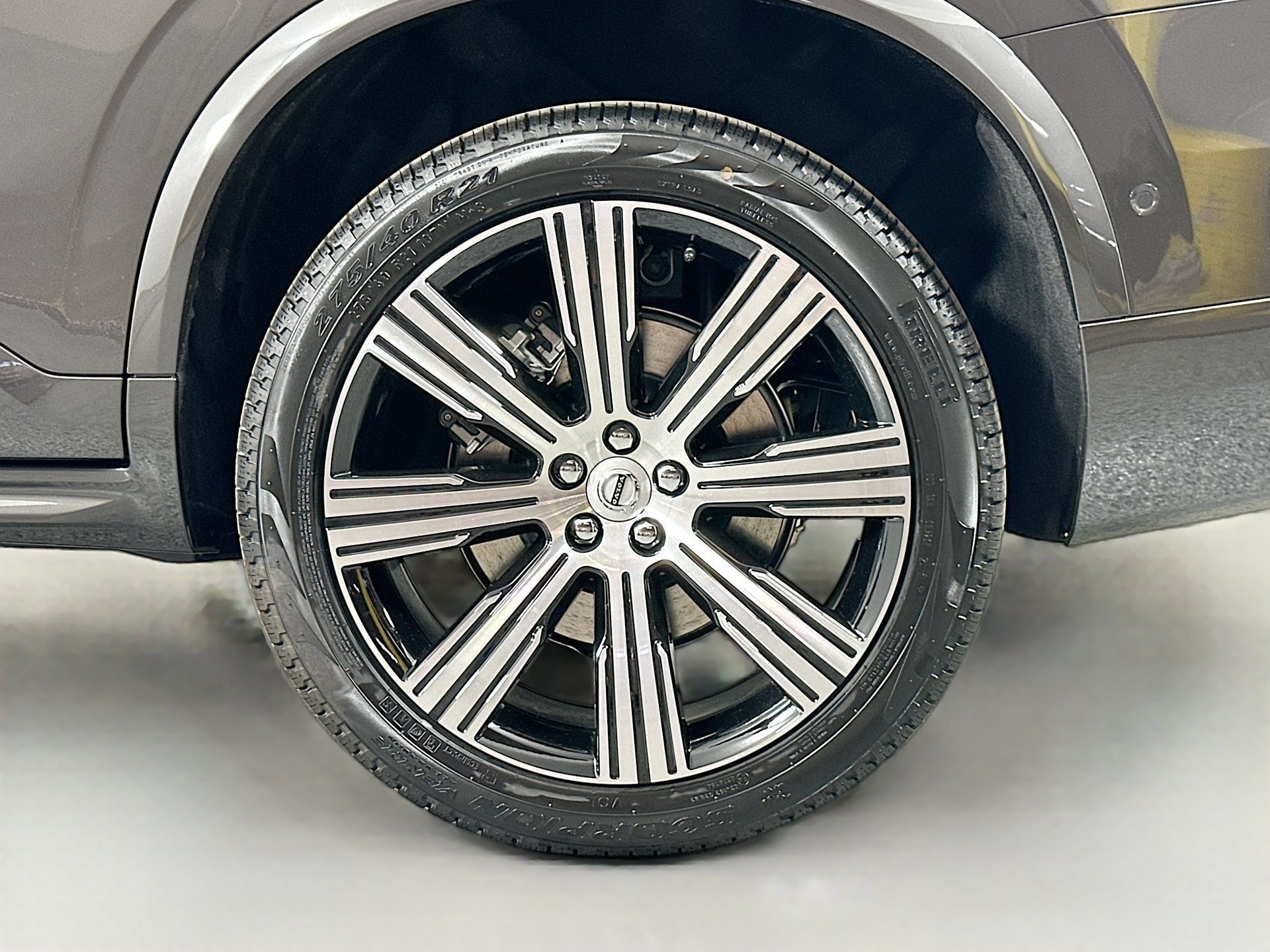 Certified 2025 Volvo XC90 T8 Plus w/ Protection Package Premier AWD/4WD image 21