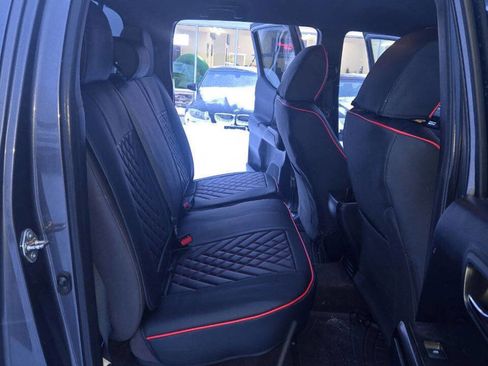 Used 2016 Toyota Tacoma TRD Off-Road image 25