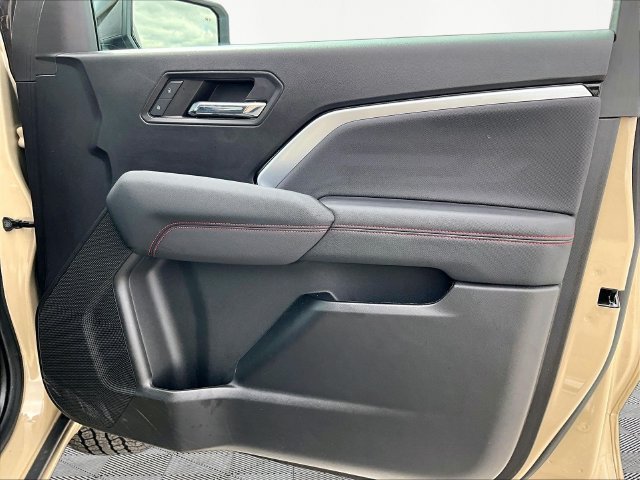 Used 2024 Chevrolet Colorado Z71 w/ Z71 Convenience Package 2 AWD/4WD image 12