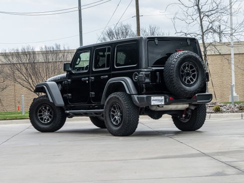 Used 2023 Jeep Wrangler Unlimited Sport image 3