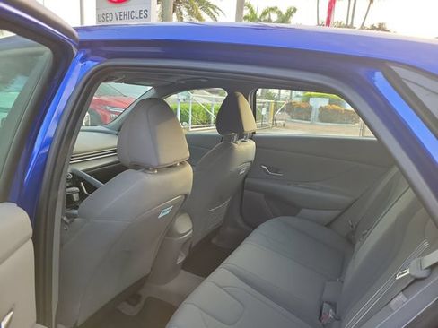 Used 2024 Hyundai Elantra SEL w/ Convenience Package FWD image 7