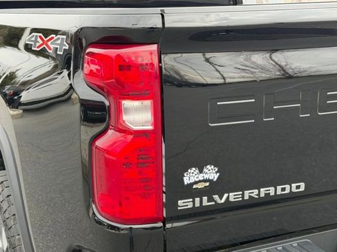 Used 2023 Chevrolet Silverado 2500 Custom w/ Custom Value Package image 22