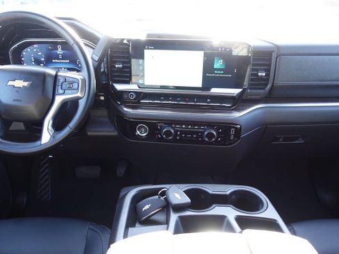 Used 2024 Chevrolet Silverado 1500 LT image 39