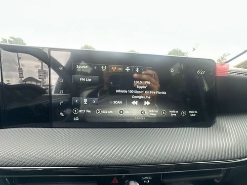 New 2025 Nissan Kicks SR image 12