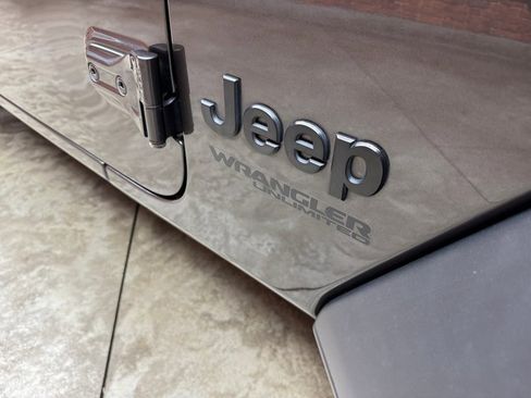 Used 2021 Jeep Wrangler Unlimited Sport image 8