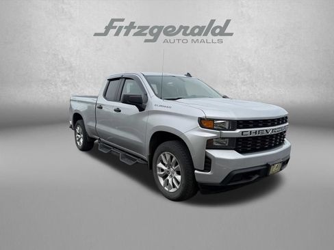 Used 2020 Chevrolet Silverado 1500 Custom w/ Custom Value Package AWD/4WD image 1
