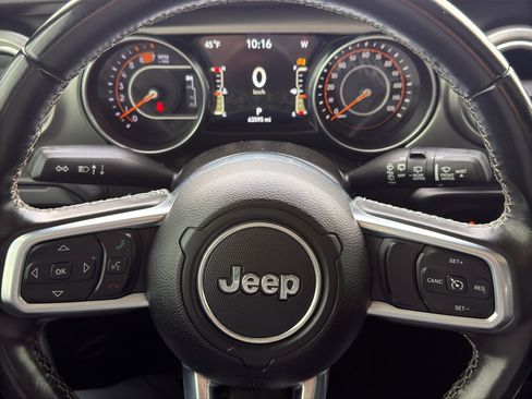 Used 2021 Jeep Wrangler Unlimited Sahara w/ Uconnect 4C Nav & Sound Group AWD/4WD image 15