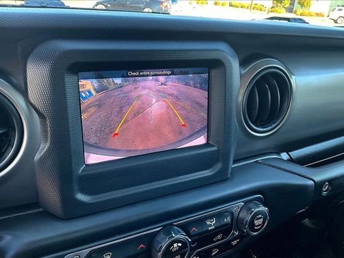 Used 2019 Jeep Wrangler Sport image 30