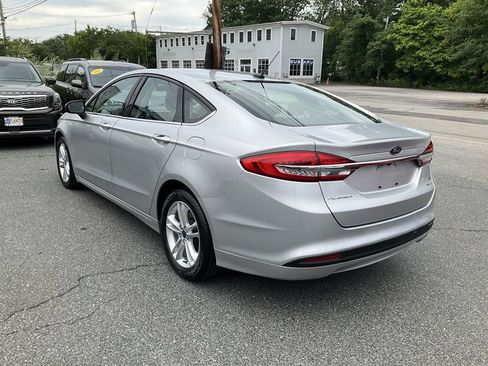 Used 2018 Ford Fusion SE FWD image 7