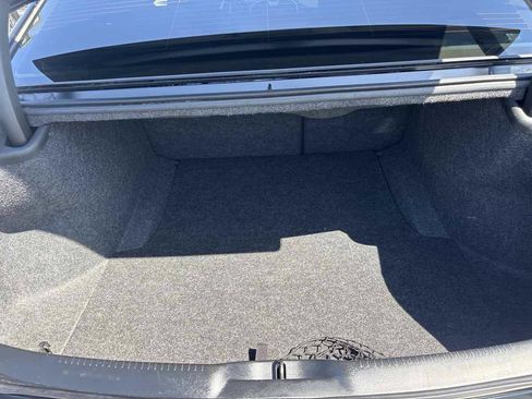 Used 2012 Chrysler 300 RWD image 12