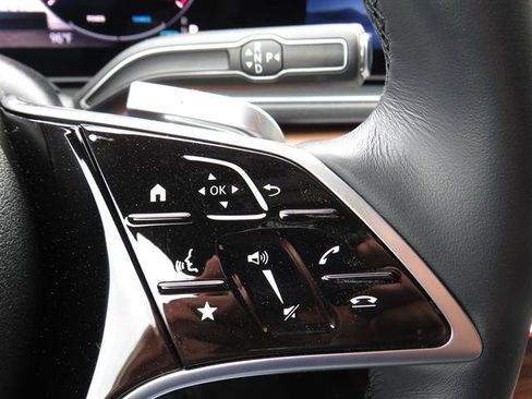 Used 2025 Mercedes-Benz GLE 350 4MATIC w/ Winter Package image 12