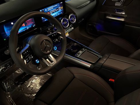 New 2026 Mercedes-Benz GLA 35 AMG 4MATIC image 9