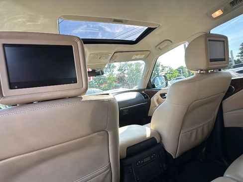Used 2019 Nissan Armada Platinum w/ Interior Lighting Package AWD/4WD image 17