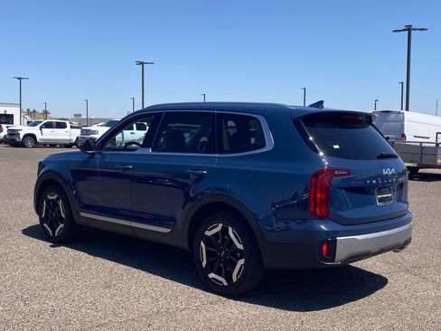 Certified 2024 Kia Telluride S FWD image 4