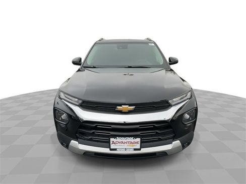 Used 2022 Chevrolet TrailBlazer LT w/ Driver Confidence Package image 3