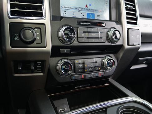 Used 2017 Ford F250 Platinum w/ Platinum Ultimate Package image 15