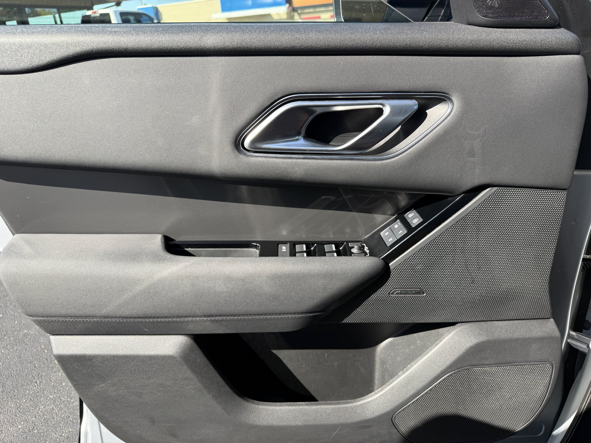 Used 2025 Land Rover Range Rover Velar Dynamic SE AWD/4WD image 37