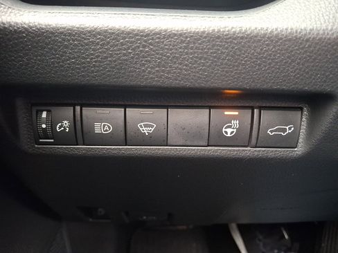 Used 2021 Toyota RAV4 XLE w/ Convenience Package image 27