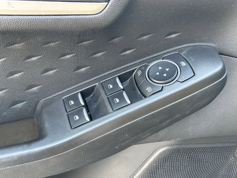 Used 2020 Ford Escape SE image 11