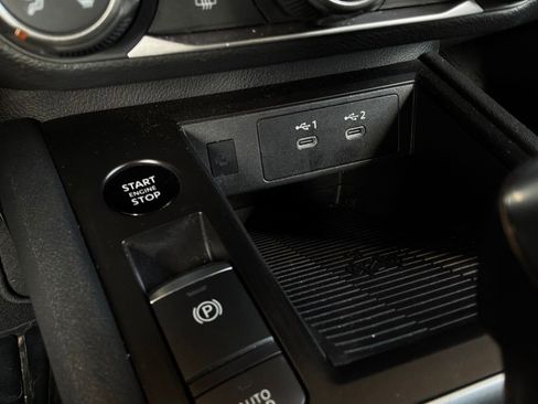 Used 2025 Nissan Kicks SV FWD image 21