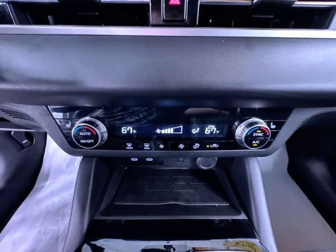 Used 2025 Mitsubishi Outlander SE FWD image 29