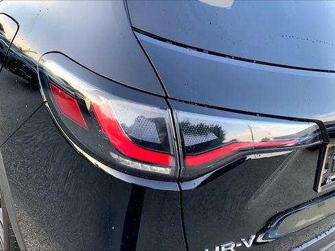 Used 2025 Honda HR-V Sport image 27