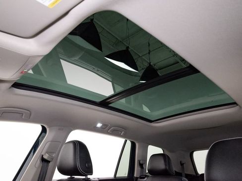 Used 2023 Volkswagen Atlas SEL Premium image 11