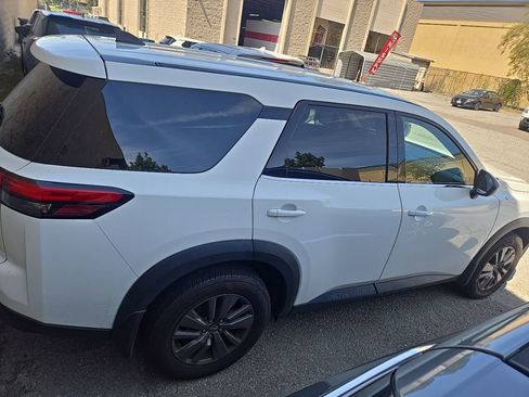 Used 2024 Nissan Pathfinder S image 5