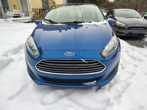 Used 2018 Ford Fiesta SE image 2