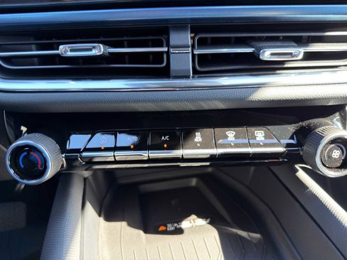 New 2026 Chevrolet Equinox EV LT image 32